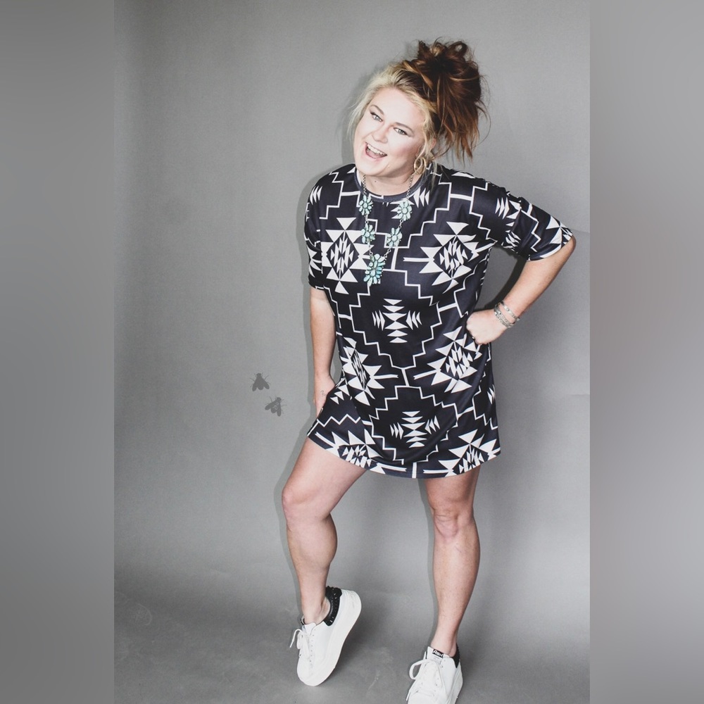 NWT! Boutique Black & White Aztec Tshirt Dress! So Fabulous! 😎🛍️